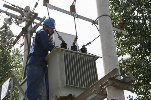 柱上油浸式變壓器安裝