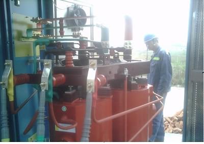 室內(nèi)干式變壓器安裝現(xiàn)場(chǎng)